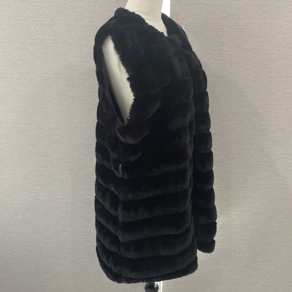 AMISU Faux Fur Vest - Picture 5 of 6